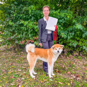 Mizumi und Besitzerin mit Zuchtzulassungsurkunde